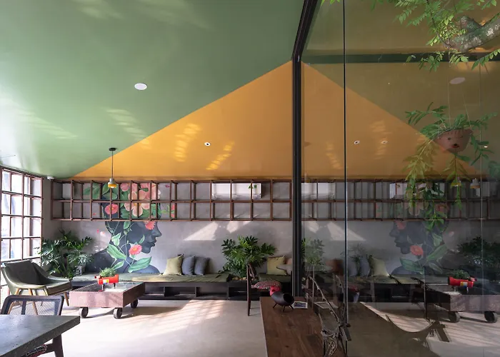 Deja Vu House Hotel