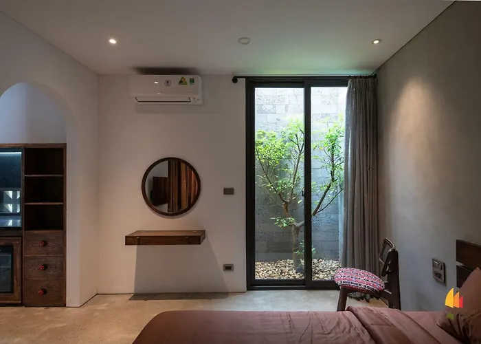 Deja Vu House Hotel 3*