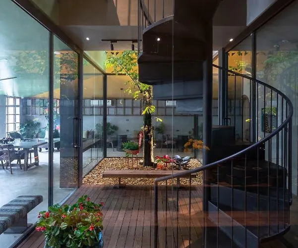 Deja Vu House Hotel